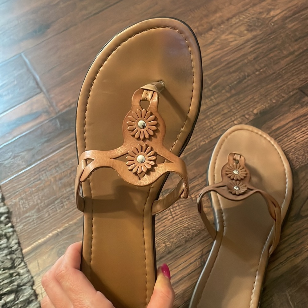 Size 9.5 - Picture 6 of 7